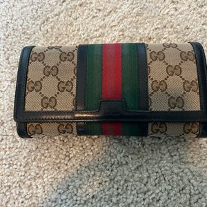 Gucci Wallet - AUTHENTIC